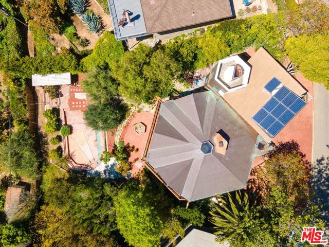 440 Mariposa Drive, Ventura CA: https://media.crmls.org/mediaz/9e3c3286-5b9e-419e-ae62-7b9b1cceb048.jpg