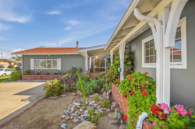 Detail Gallery Image 3 of 38 For 4367 Cannington Dr, San Diego,  CA 92117 - 3 Beds | 2 Baths