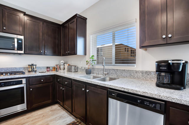 84701 Merus Avenue, Indio CA: https://media.crmls.org/mediaz/9e3d7ac8-661a-4a8d-a3d9-c242ea4b6a53.jpg