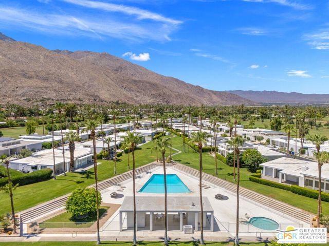 2723 S Kings Road, Palm Springs CA: https://media.crmls.org/mediaz/9e3dda96-d3d1-47db-b8f5-efe63f0ed6f5.jpg
