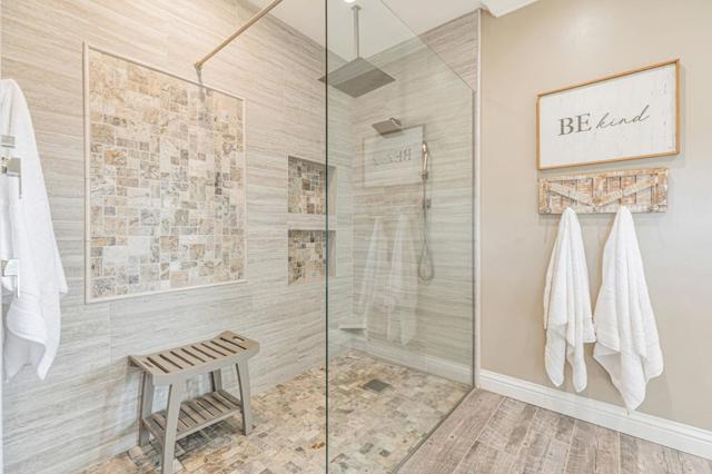 560 Tevis Trail, Hollister CA: https://media.crmls.org/mediaz/9e3ec7c8-55bb-4ab6-abbb-fc012689da0e.jpg