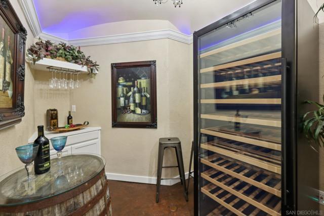 13371 Summit Cir, Poway CA: https://media.crmls.org/mediaz/9e3f1b31-c3a3-46e8-b8fa-07470435ee94.jpg