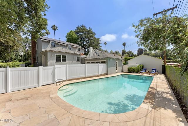 1236 New York Drive, Altadena CA: https://media.crmls.org/mediaz/9e3f69f5-b747-4490-9331-6339beb1817c.jpg