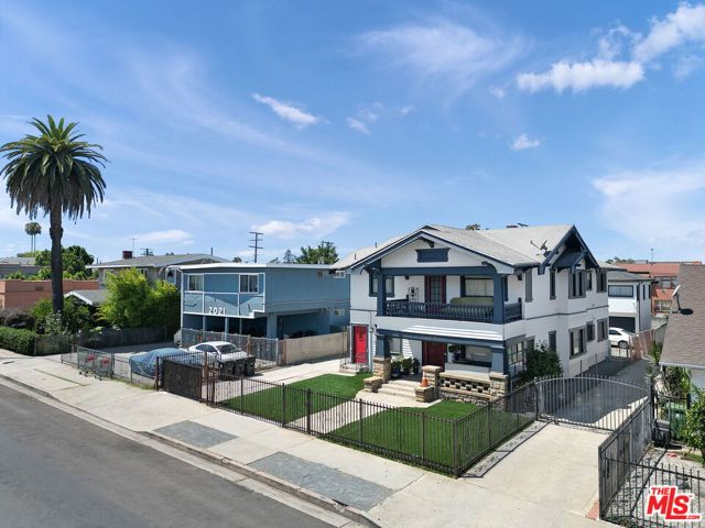 2015 6th Avenue, Los Angeles, California 90018, ,Multi-Family,For Sale,6th,24352744