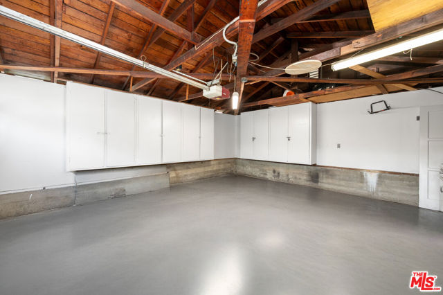 3141 Fairmount Avenue, La Crescenta CA: https://media.crmls.org/mediaz/9e40daa1-52be-4c3b-b742-6f127ac54579.jpg
