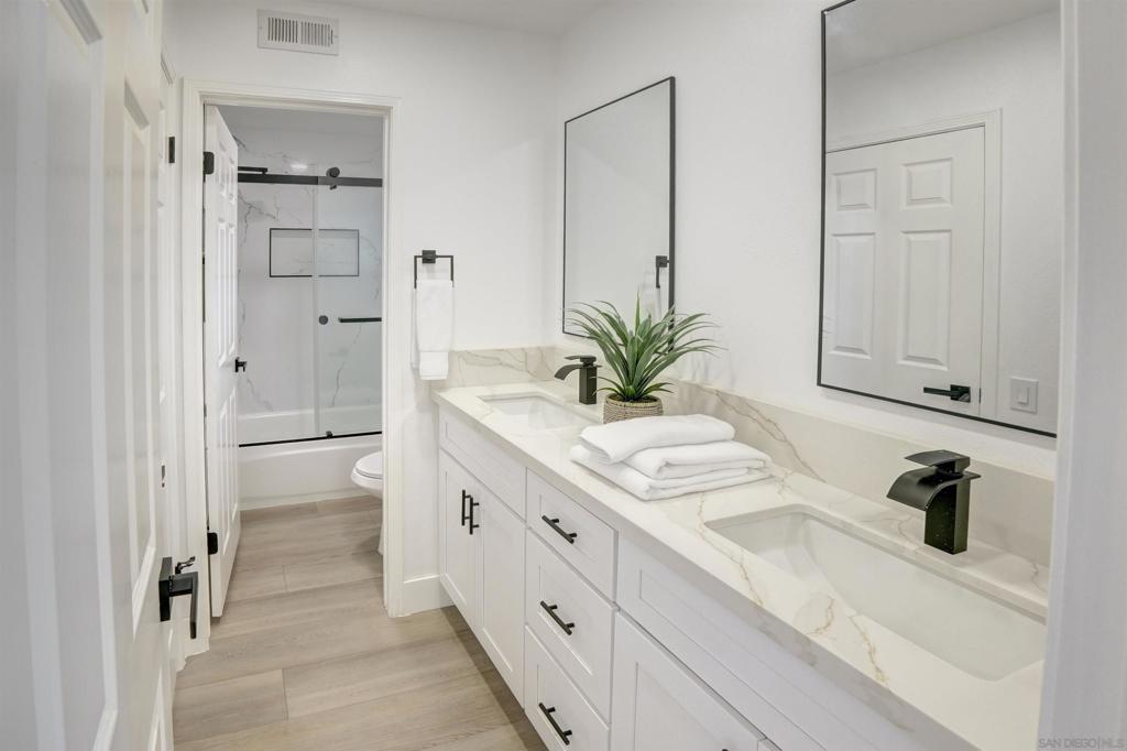 MLS #250025010SD img 29