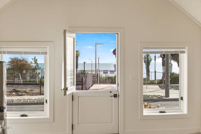 Detail Gallery Image 19 of 78 For 809 E Front St, Ventura,  CA 93001 - 3 Beds | 3 Baths