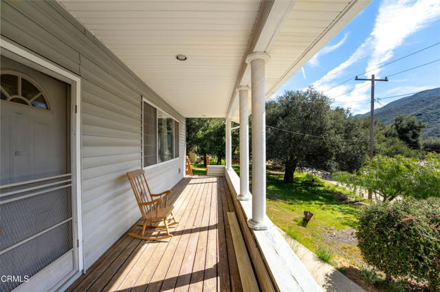 Detail Gallery Image 2 of 36 For 15811 Calle El Capitan, Green Valley,  CA 91390 - 3 Beds | 2 Baths