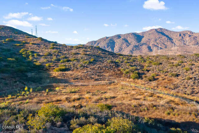 5519 Via Olas, Newbury Park CA: https://media.crmls.org/mediaz/9e41dd34-8c8d-41e0-a6f6-ba7b91a86431.jpg