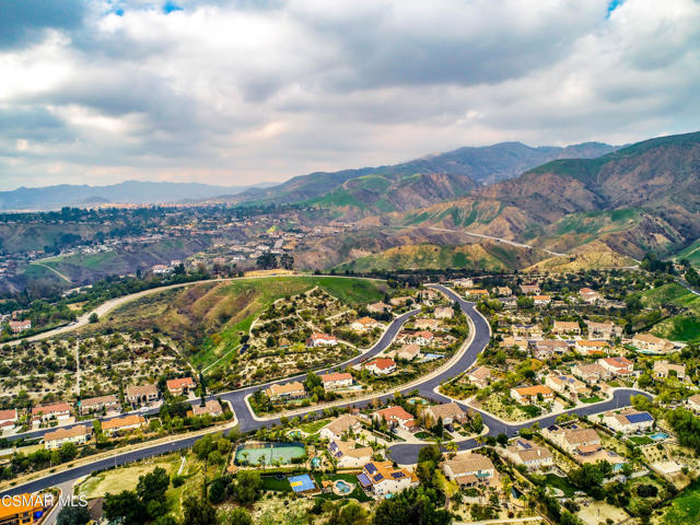 17900 Bull Canyon Road, Granada Hills CA: https://media.crmls.org/mediaz/9e421cdd-ad38-4d0e-b2ca-fe018b81e505.jpg