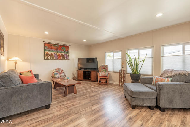117 Don Felipe Way, Ojai CA: https://media.crmls.org/mediaz/9e422ede-d713-4af6-bb31-863f763f04eb.jpg