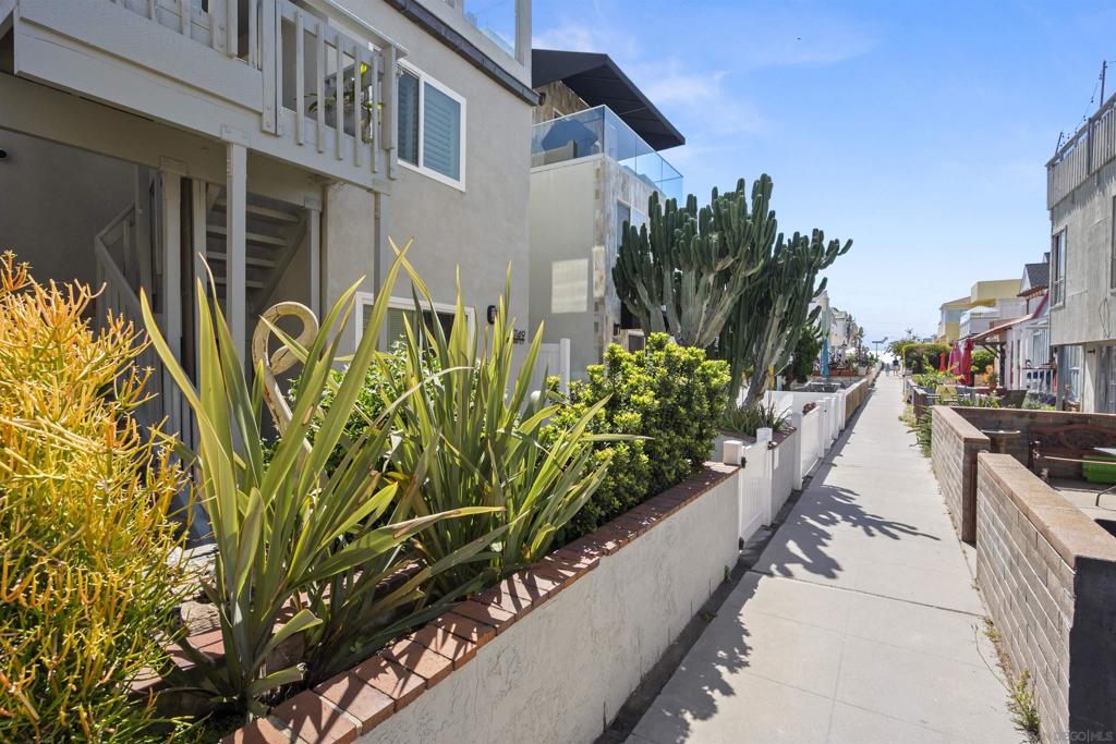 749 Zanzibar Ct - photo 15