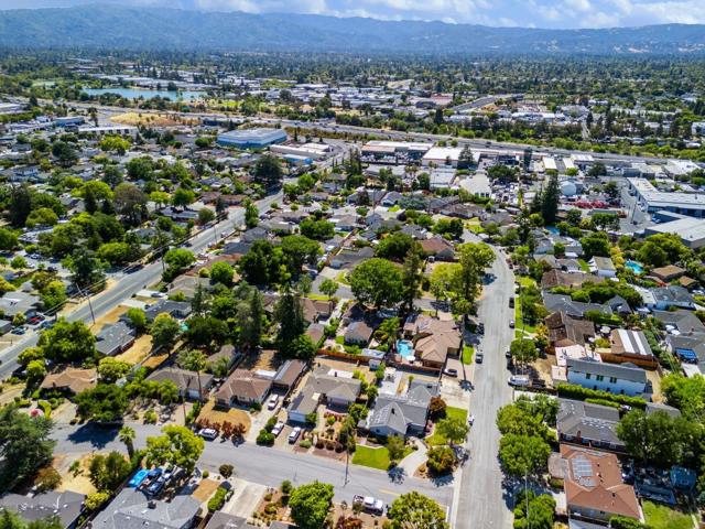955 Norin Court, Campbell CA: https://media.crmls.org/mediaz/9e444f55-01e9-4696-8fd9-10c5ed95f63f.jpg