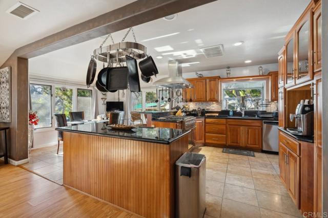 10880 Hess Drive, La Mesa CA: https://media.crmls.org/mediaz/9e454b34-a820-47fa-89ec-1cd26cf67200.jpg