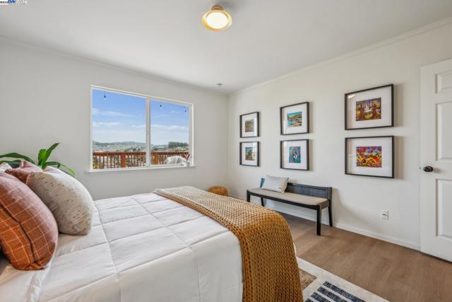 471 JOOST AVENUE, San Francisco CA: https://media.crmls.org/mediaz/9e456b86-5edf-4579-a6b9-71f21fe72296.jpg