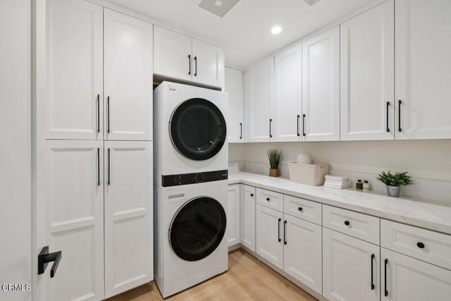 2711 2715 Dawson Avenue, Ventura CA: https://media.crmls.org/mediaz/9e4577b9-530b-4205-963a-cc7540a06387.jpg