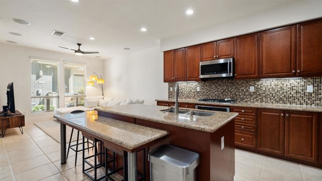 2510 Aperture Circle, San Diego CA: https://media.crmls.org/mediaz/9e45e1d0-c6cf-45c5-9593-d74c7688a735.jpg
