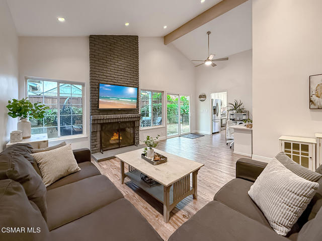 751 Muirfield Avenue, Simi Valley CA: https://media.crmls.org/mediaz/9e460ee1-7260-45d6-bf3f-c1f445828de9.jpg