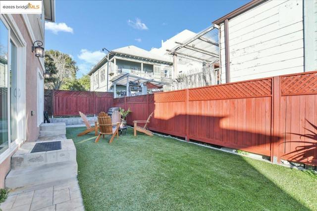 1738 18th Ave, Oakland CA: https://media.crmls.org/mediaz/9e461d11-4835-43ed-8be0-878c4a6f623e.jpg