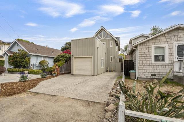 410 35th Avenue, Santa Cruz CA: https://media.crmls.org/mediaz/9e4657e8-1b62-4e74-95e4-9ee4b276f557.jpg