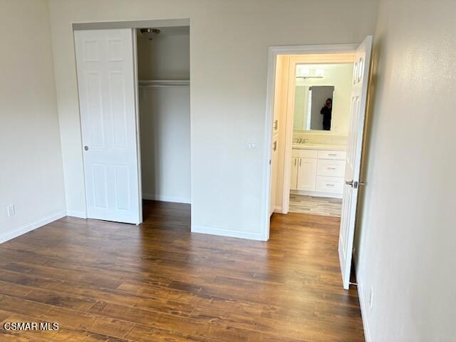 245 Oakleaf Drive, Thousand Oaks CA: https://media.crmls.org/mediaz/9e466feb-42e8-40b5-b156-646b268a14d8.jpg