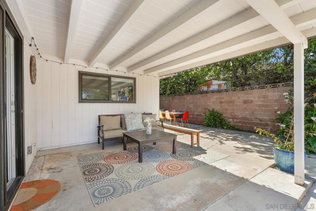 1144 San Julian Dr, San Marcos CA: https://media.crmls.org/mediaz/9e46beca-3434-4f36-bf02-7ba9d1d849f4.jpg