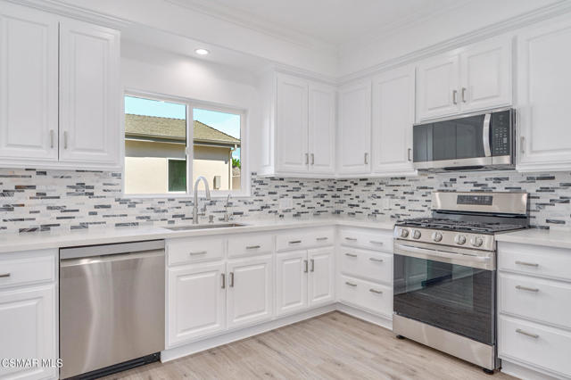 16005 Parthenia Street, North Hills CA: https://media.crmls.org/mediaz/9e46c673-3ab9-42ea-8b07-17ee40c0362f.jpg