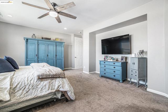 583 Sawgrass Way, Oakley CA: https://media.crmls.org/mediaz/9e47312d-d7ba-479a-8ba1-62b4075dd9f7.jpg