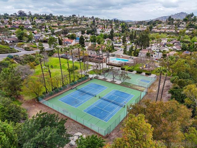 2305 Nueces Ln, Spring Valley CA: https://media.crmls.org/mediaz/9e47313e-8129-4bc1-bacb-5a9253be206a.jpg