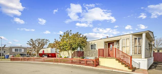 436 N Mercy Springs, Los Banos CA: https://media.crmls.org/mediaz/9e4748e4-ca70-4e24-87e4-6b7e71994405.jpg