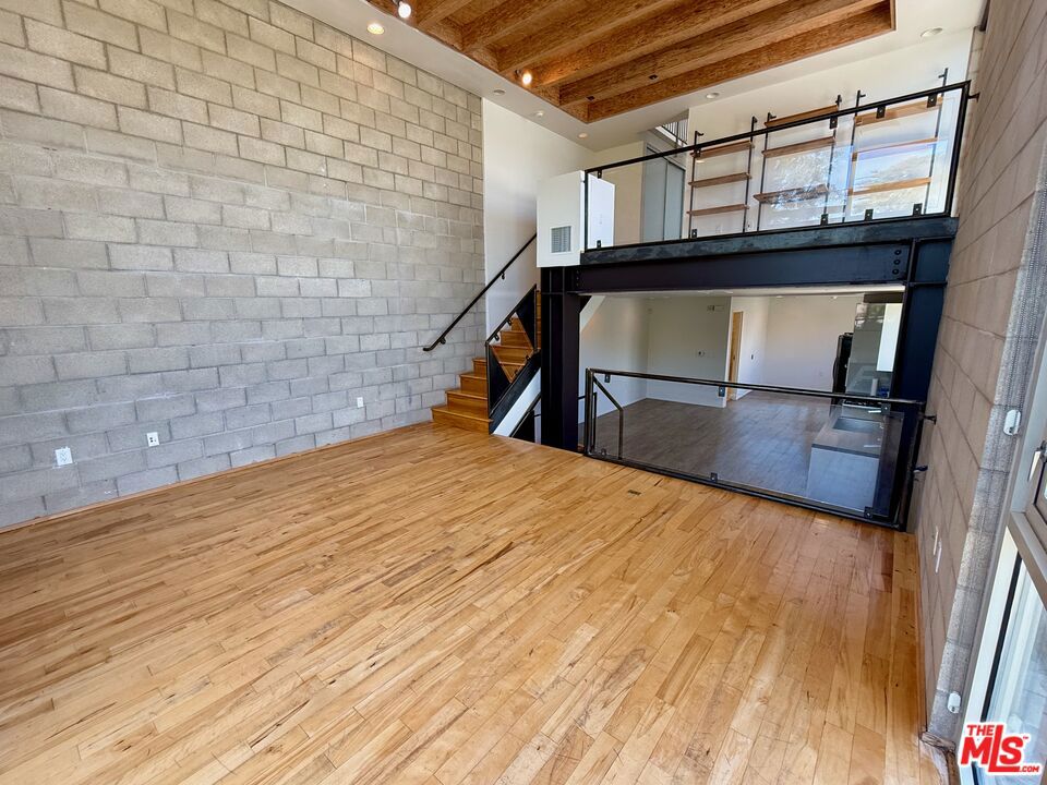 530 N Larchmont Boulevard #3