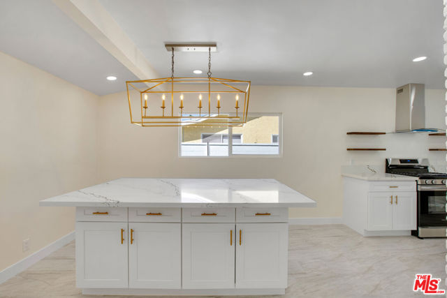 18800 Cohasset Street, Reseda CA: https://media.crmls.org/mediaz/9e478492-7c63-4a22-aeca-57750cd980d7.jpg