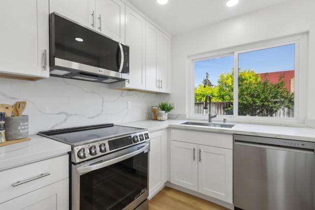 3039 Vesuvius Lane, San Jose CA: https://media.crmls.org/mediaz/9e479c4d-e50f-4ae8-8ad2-7a46ca5c8f6d.jpg