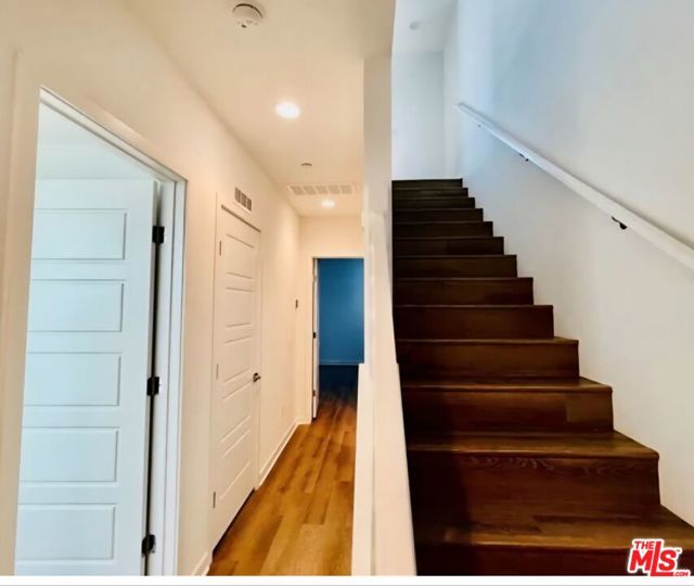 2931 1/2 Denby Avenue, Los Angeles CA: https://media.crmls.org/mediaz/9e48b98d-a598-4c3b-95d1-4ac525c045e7.jpg