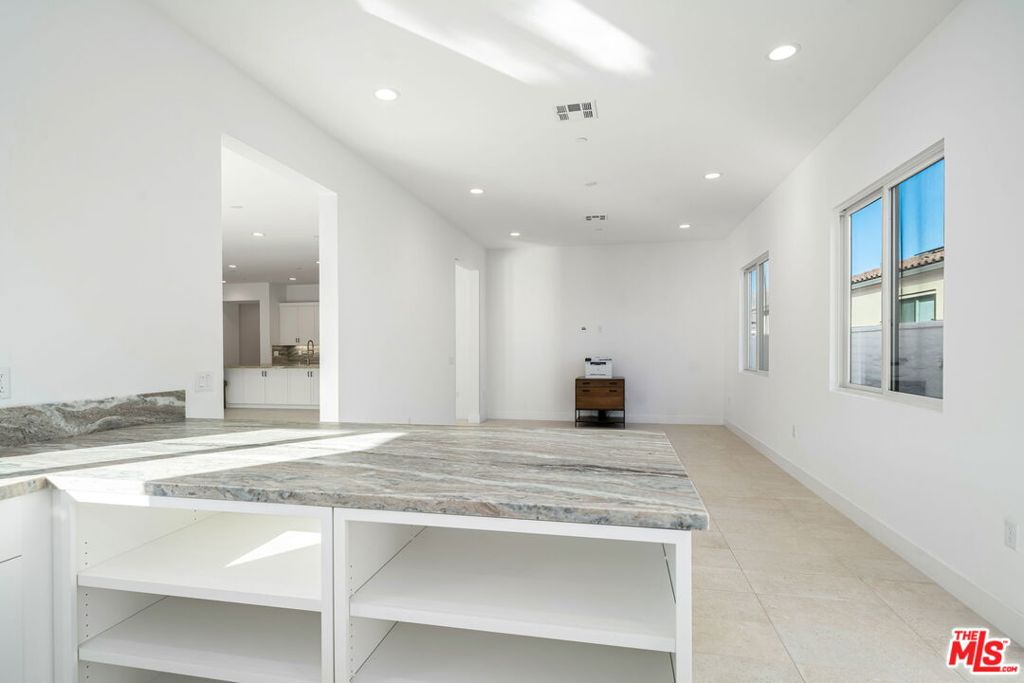 MLS #25613907 image #24