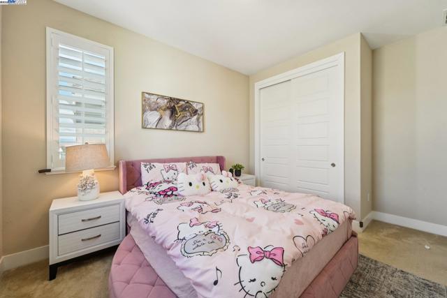 7213 Calistoga Ln, Dublin CA: https://media.crmls.org/mediaz/9e48e746-0b88-46bd-9f32-7ede9c46348e.jpg