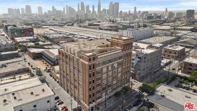 1850 Industrial Street, Los Angeles CA: https://media.crmls.org/mediaz/9e491466-53e3-4f36-a7a5-c4b9be109ce1.jpg