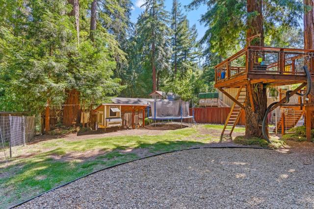 13896 Bear Creek Road, Boulder Creek CA: https://media.crmls.org/mediaz/9e494e92-7caf-4f38-aae5-a994a176e357.jpg