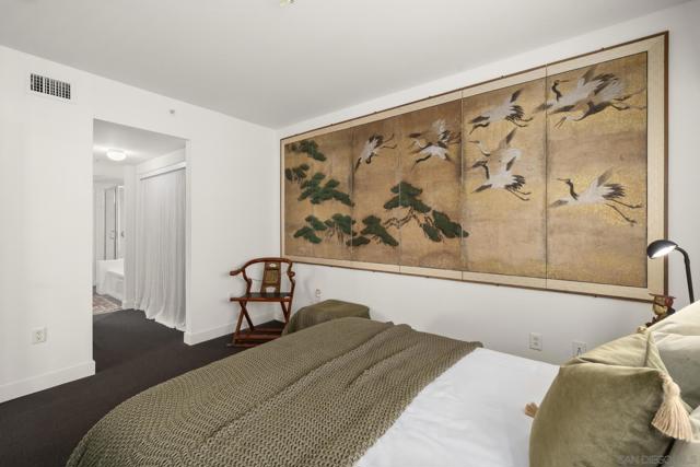 3812 Park Blvd, San Diego CA: https://media.crmls.org/mediaz/9e498382-5818-47ec-9cd0-86bfe0980d9e.jpg
