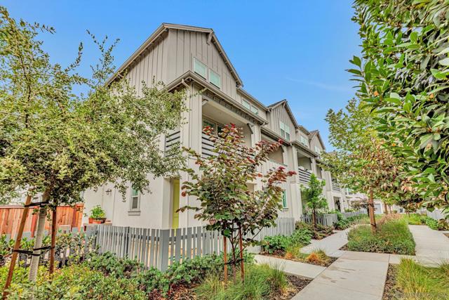 18165 Cosecha Lane, Morgan Hill CA: https://media.crmls.org/mediaz/9e4a403c-9096-489a-876e-daeee916453d.jpg