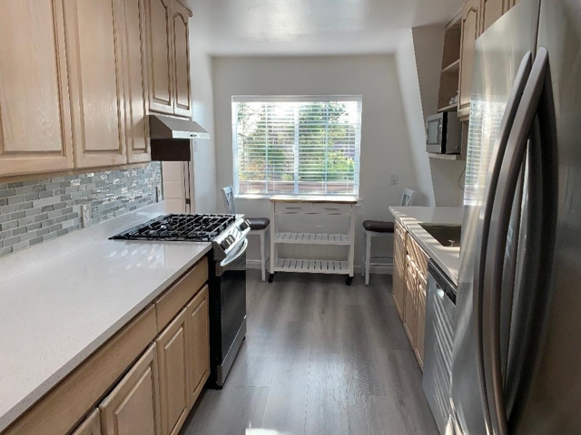 4515 Ewing Rd, Castro Valley CA: https://media.crmls.org/mediaz/9e4a4396-e60e-4984-8265-0cd3dd579a53.jpg