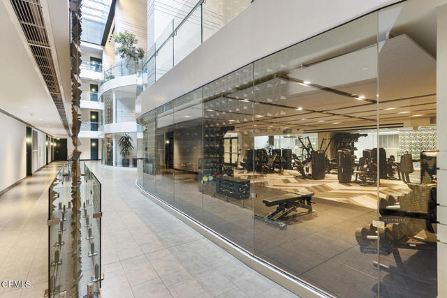 400 S Broadway, Los Angeles CA: https://media.crmls.org/mediaz/9e4a7e77-616d-4348-933e-f3dbe48ce858.jpg
