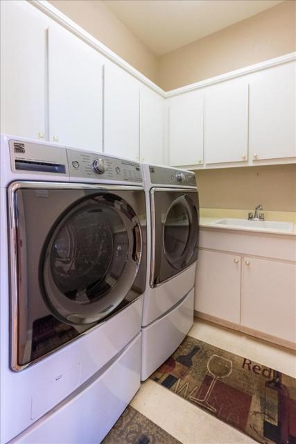 8873 Wine Valley Circle, San Jose CA: https://media.crmls.org/mediaz/9e4a9074-07fe-4a08-8657-7ae71cc46ed3.jpg
