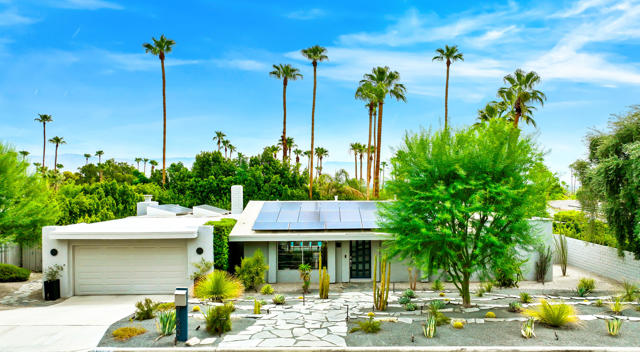 71520 Gardess Road, Rancho Mirage CA: https://media.crmls.org/mediaz/9e4aa597-33b4-4653-941e-42ebb4eeca31.jpg
