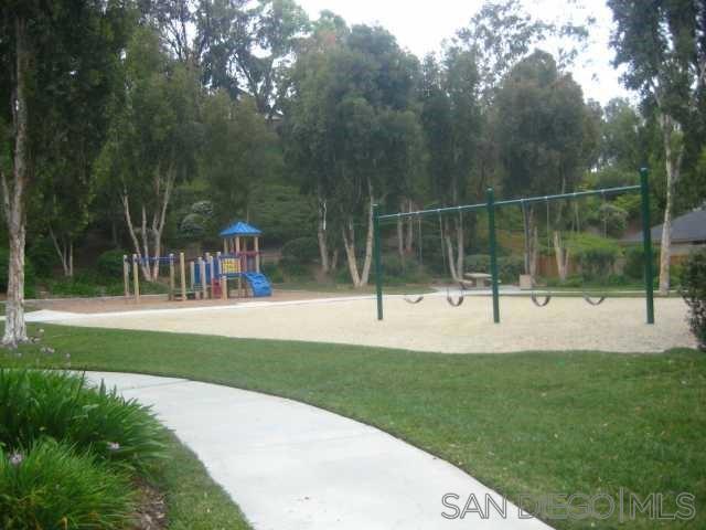 4122 Alabar Way, Oceanside CA: https://media.crmls.org/mediaz/9e4ab921-a572-4fa7-9595-6661b82350ce.jpg
