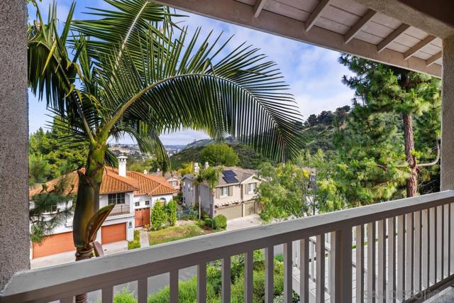 6013 Oakgate Row, La Jolla CA: https://media.crmls.org/mediaz/9e4add91-2f09-49a7-abd0-82a0aa6cd2f6.jpg