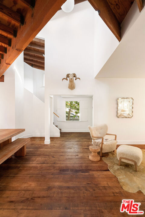 729 Superba Avenue, Venice CA: https://media.crmls.org/mediaz/9e4b2db2-ed15-469a-afab-9a516495e7bb.jpg