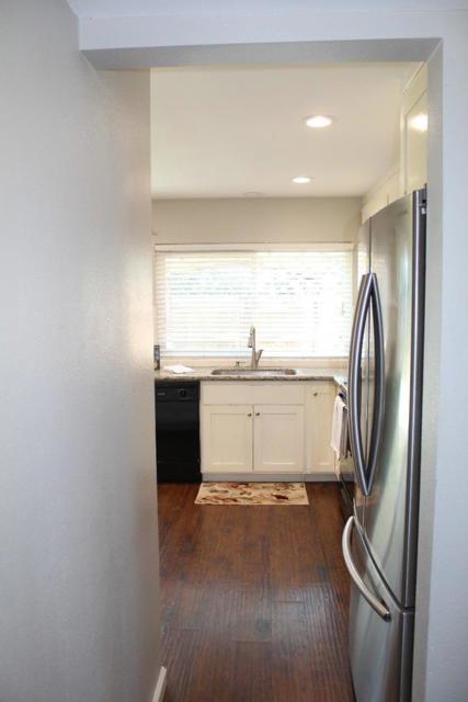 1025 Fillippelli Drive, Gilroy CA: https://media.crmls.org/mediaz/9e4b2f18-8b31-4965-a889-b2ee5b536105.jpg