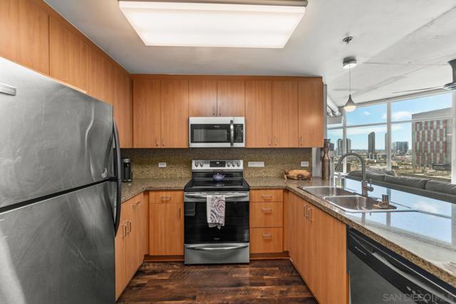 1080 Park Blvd, San Diego CA: https://media.crmls.org/mediaz/9e4b4160-c438-4032-ae1a-fa40b5c6d804.jpg