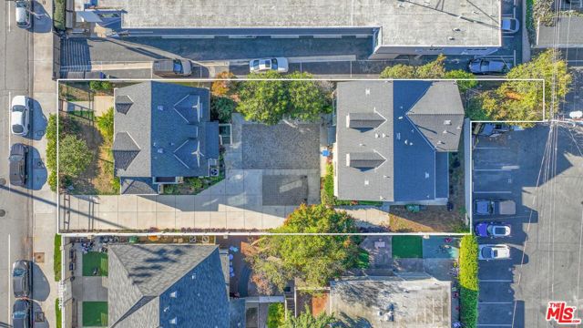 921 W 30th Street, Los Angeles CA: https://media.crmls.org/mediaz/9e4ba9b1-84dd-4bae-b68b-a166282197f7.jpg